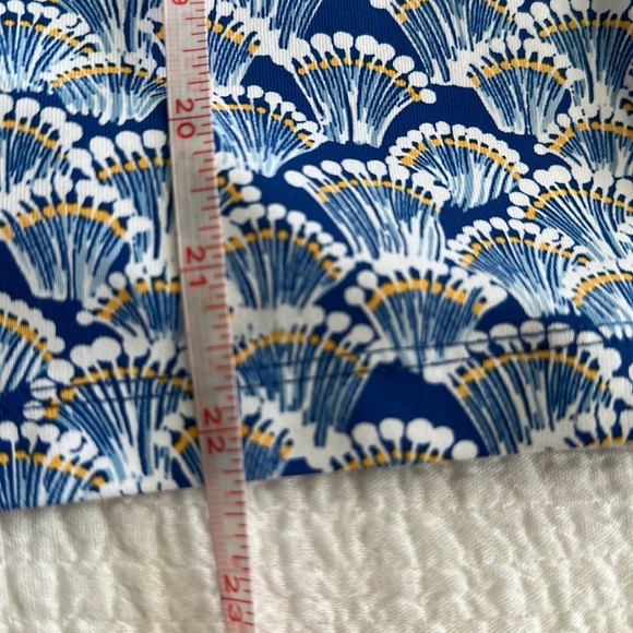 Jay McLaughlin, ladies quarter, zip, contemporary top pattern, stretchy, small. - Picture 9 of 10